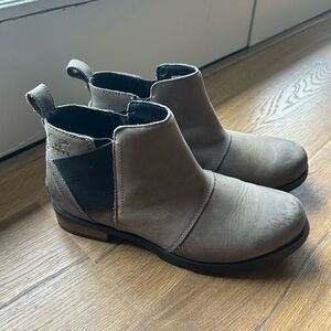 Sorel Chelsea ankle boots